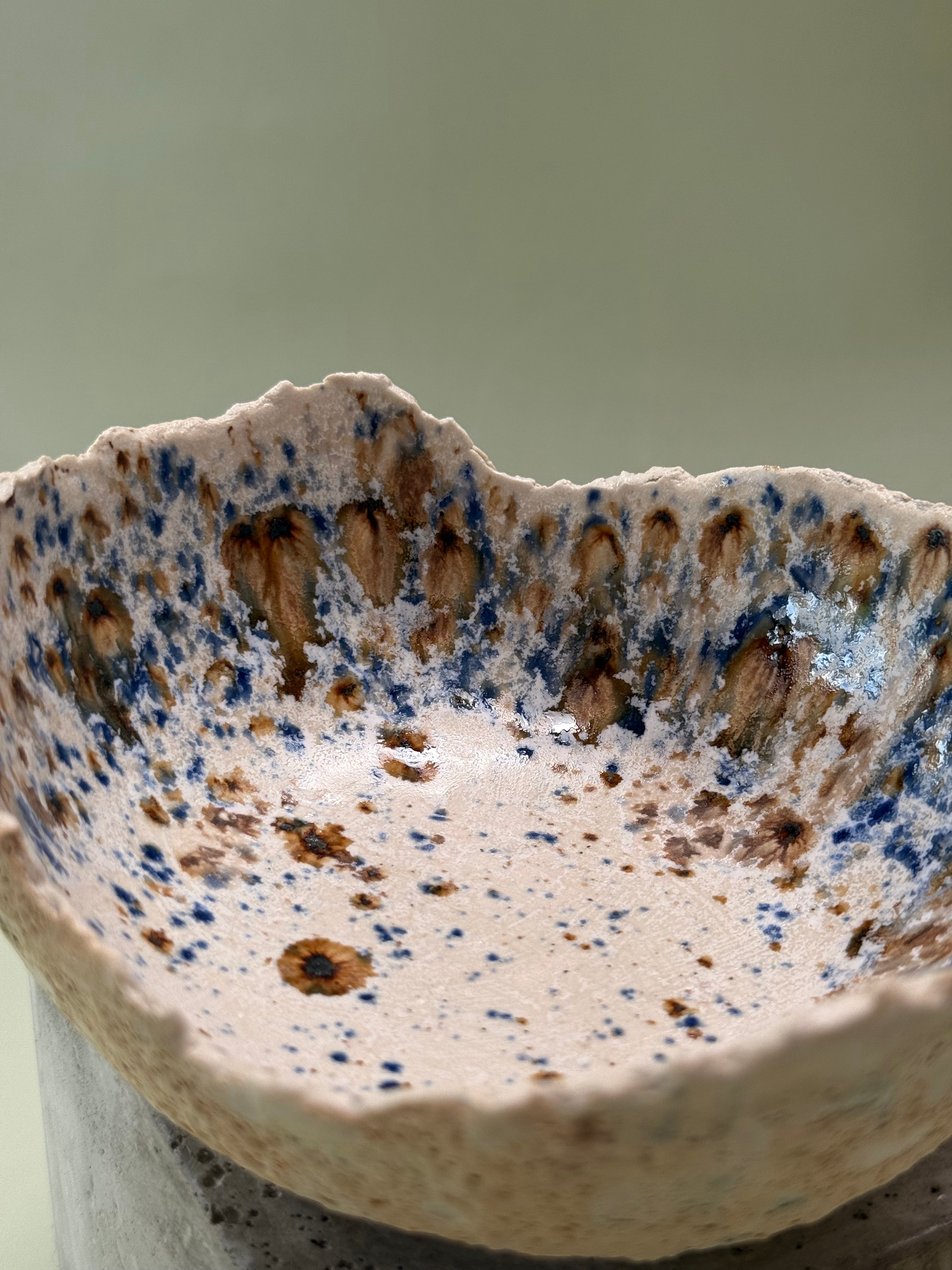 Mōlī Eggshell Bowl